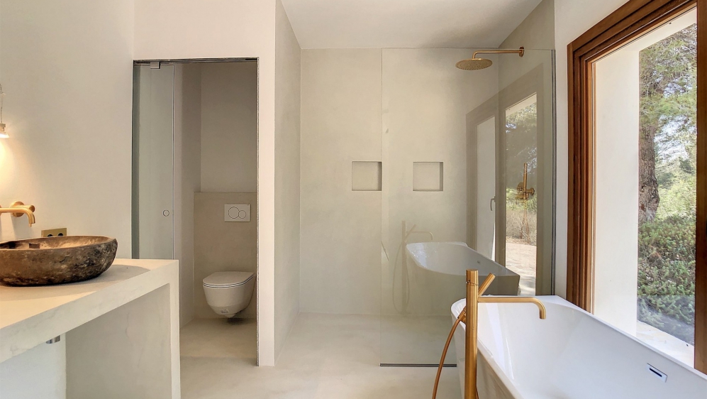 Super charmante en volledig gerenoveerde Ibiza stijl villa op groot perceel dichtbij alle voorzieningen