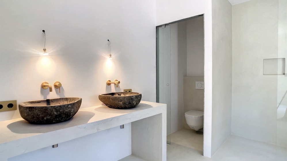 Super charmante en volledig gerenoveerde Ibiza stijl villa op groot perceel dichtbij alle voorzieningen