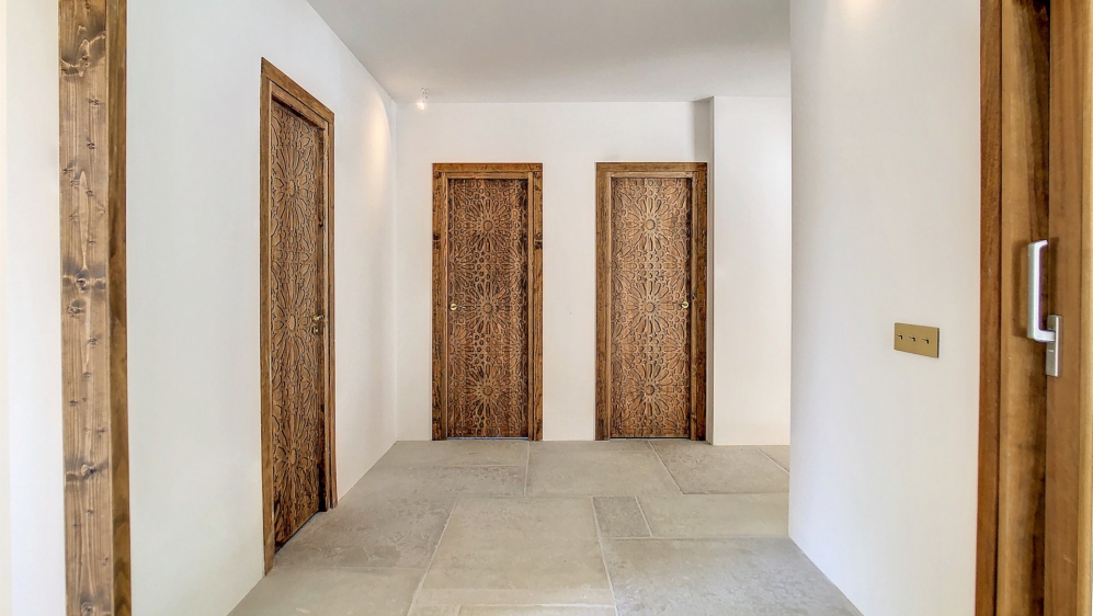 Super charmante en volledig gerenoveerde Ibiza stijl villa op groot perceel dichtbij alle voorzieningen