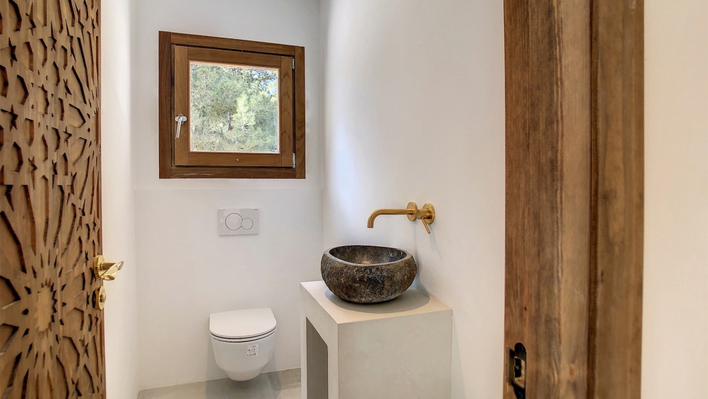 Super charmante en volledig gerenoveerde Ibiza stijl villa op groot perceel dichtbij alle voorzieningen