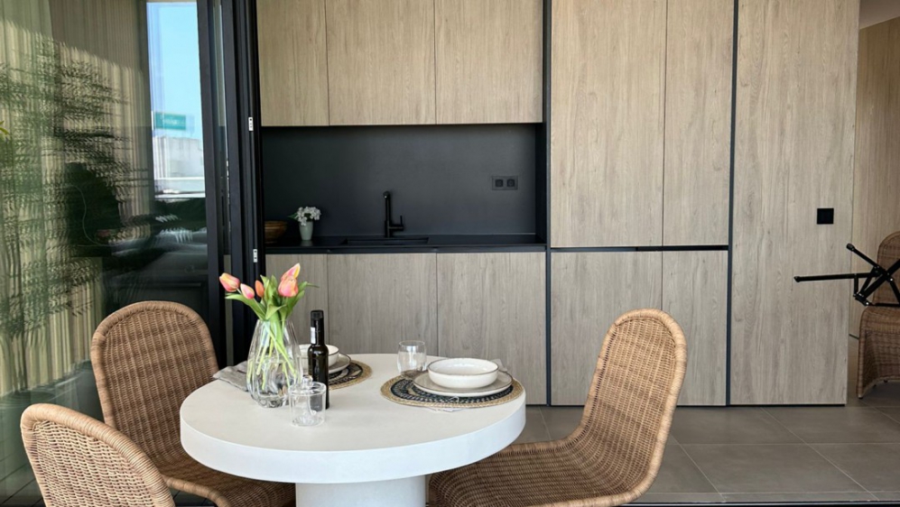 Gloednieuw luxe appartement in het hart van Santa Eulalia voor scherpe prijs!