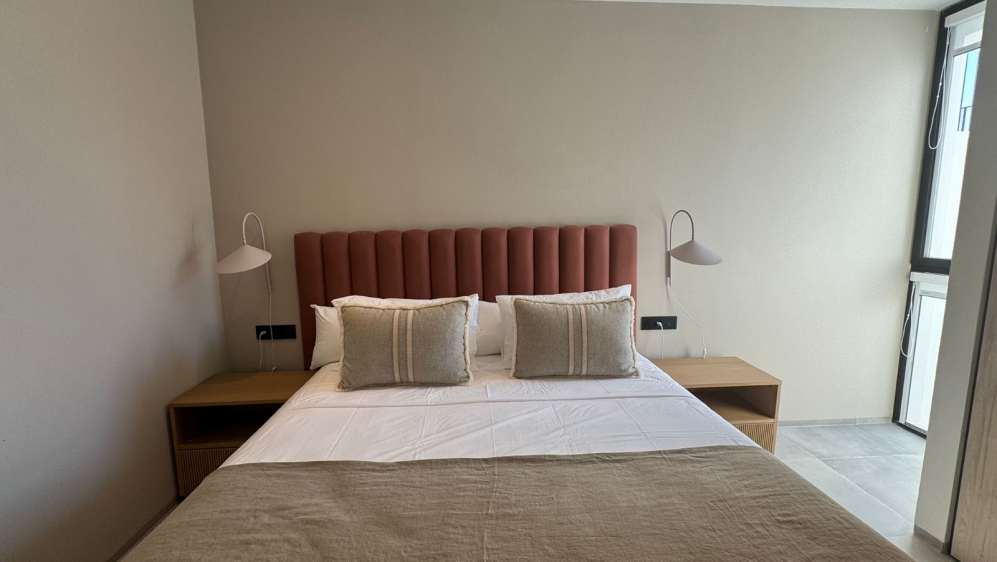 Gloednieuw luxe appartement in het hart van Santa Eulalia voor scherpe prijs!
