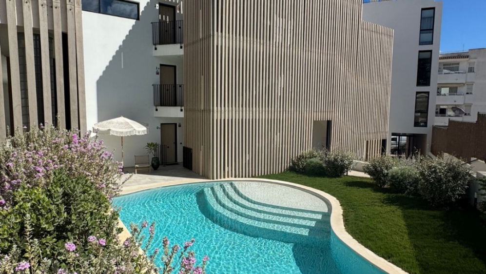 Gloednieuw luxe appartement in het hart van Santa Eulalia voor scherpe prijs!