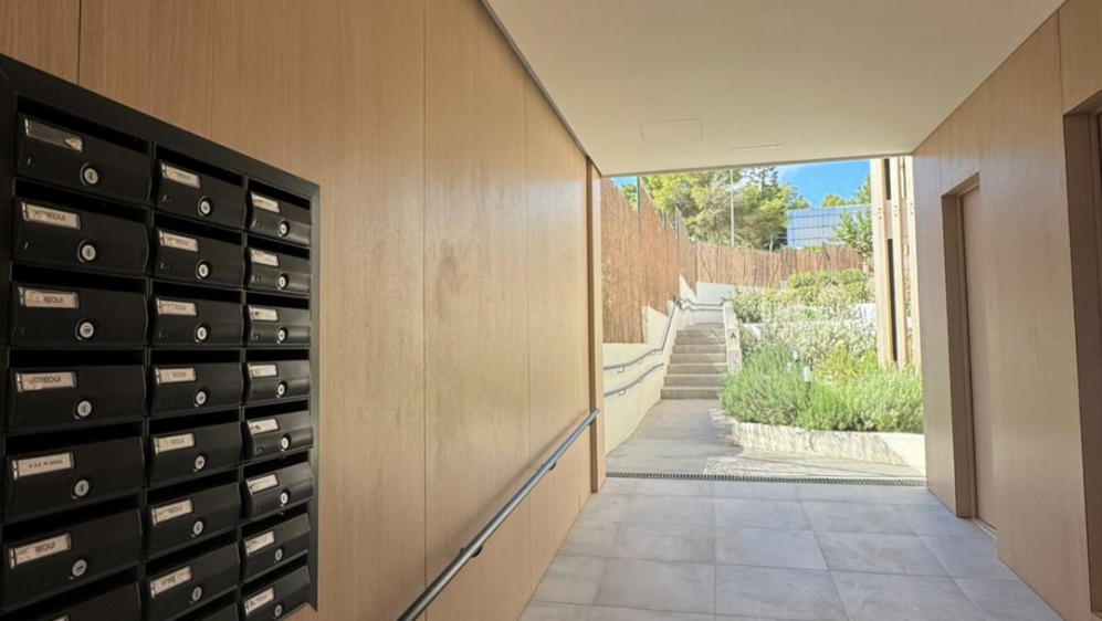 Gloednieuw luxe appartement in het hart van Santa Eulalia voor scherpe prijs!