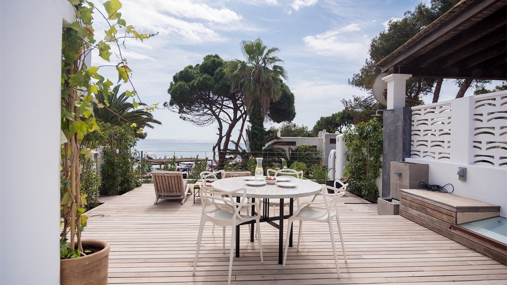 Stunning Ibiza style townhouse for sale just 1 minute from the beach