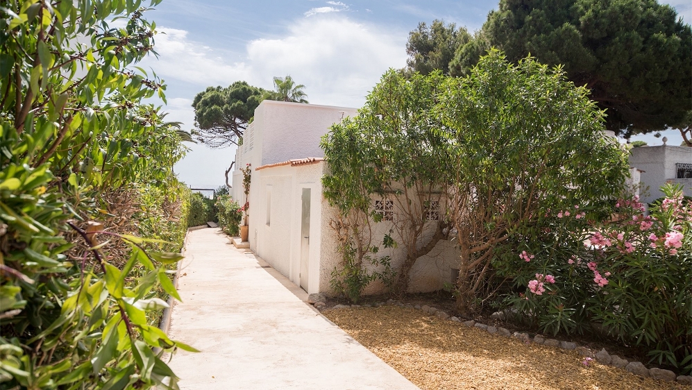Schitterend gerenoveerd Ibiza townhouse te koop op enkele meters van het strand