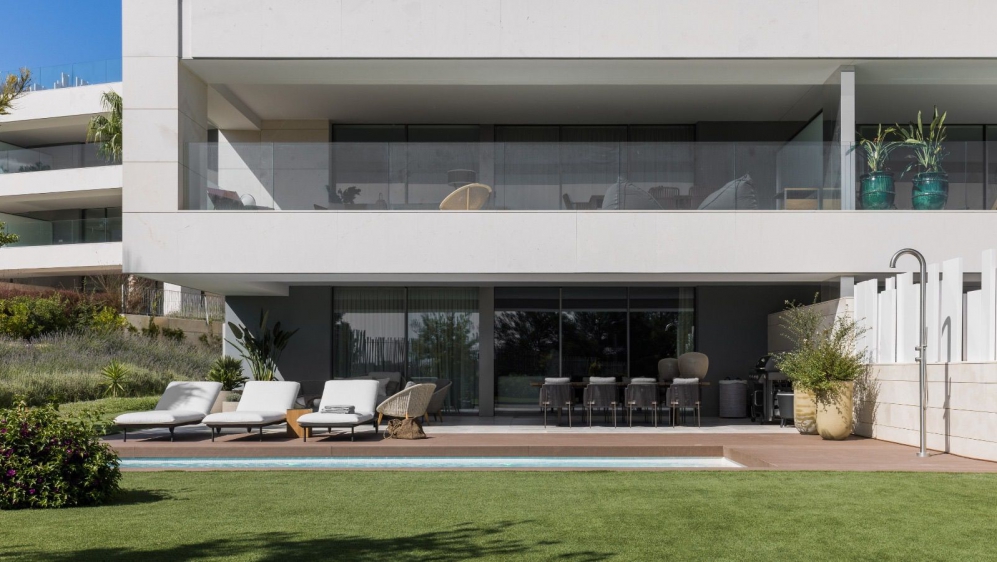 Luxurious Ground-Floor Apartment with Private Garden and Pool in White Angel Talamanca