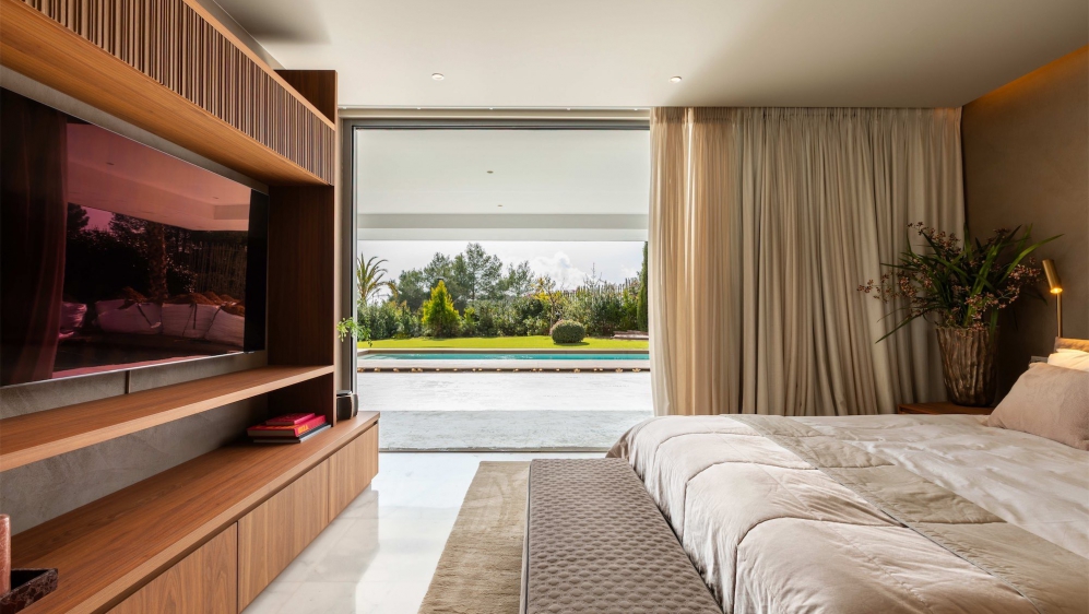 Luxurious Ground-Floor Apartment with Private Garden and Pool in White Angel Talamanca