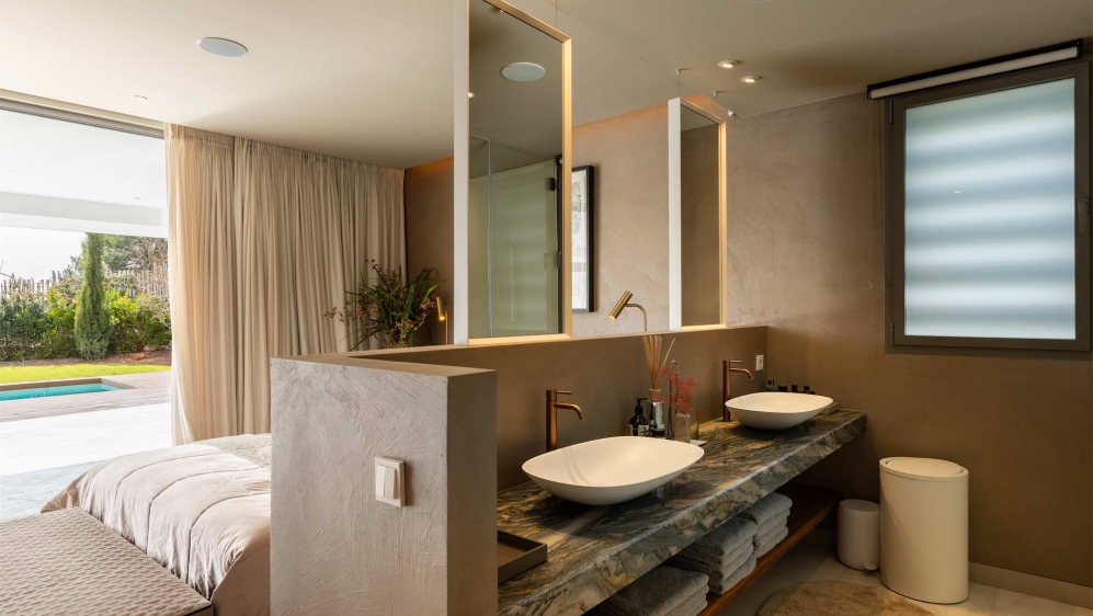 Luxurious Ground-Floor Apartment with Private Garden and Pool in White Angel Talamanca