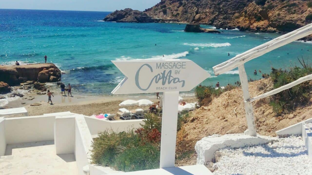 Uniek: Luxe nieuwbouw Ibiza villa's op loopafstand van Cala Tarida strand!