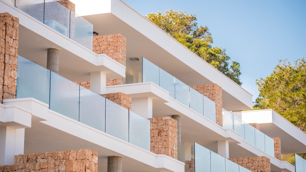 Schitterend nieuw gebouwd modern appartement met panoramisch zeezicht