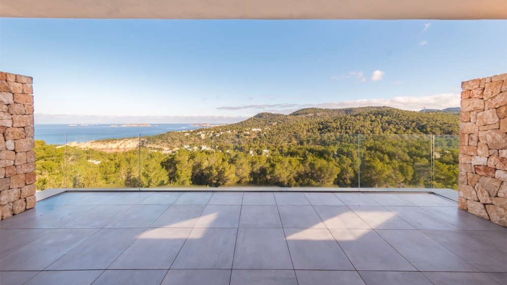 Schitterend nieuw gebouwd modern appartement met panoramisch zeezicht