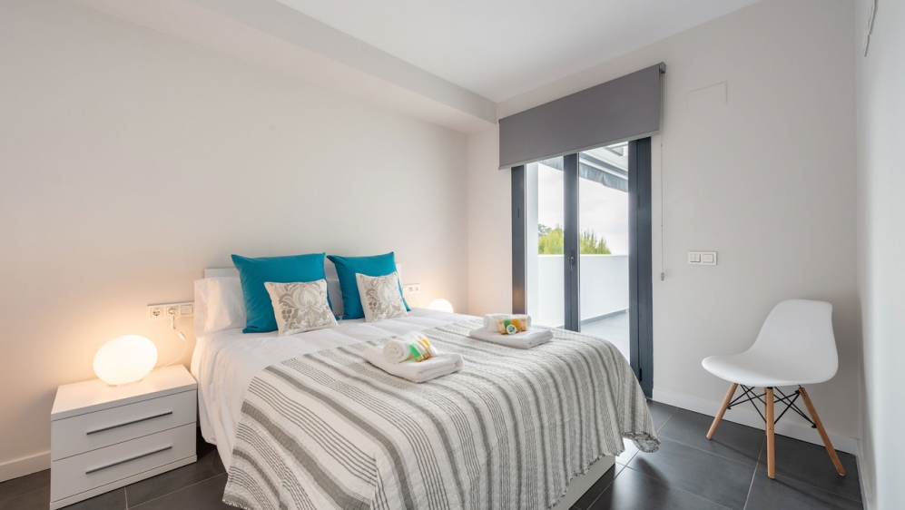 Schitterend 1 slk penthouse met dakterras en jacuzzi direct aan het strand