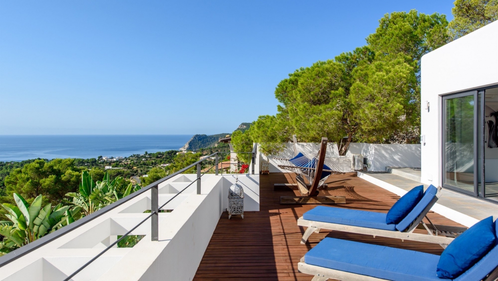 Stunning modern villa with spectacular sea views and rental license in Es Cubells