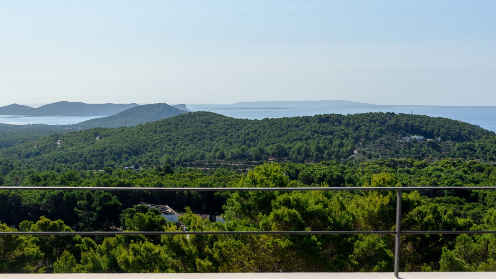 Stunning modern villa with spectacular sea views and rental license in Es Cubells