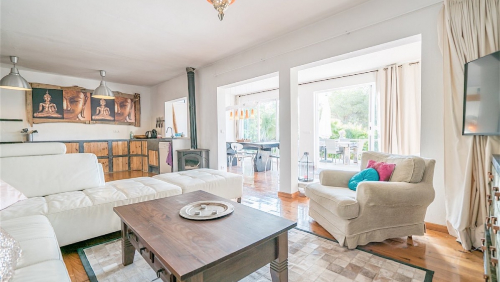 Superb property near the beach with rental licence