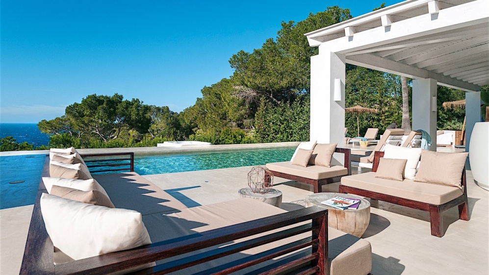 Fantastische Ibiza finca met zeezicht 