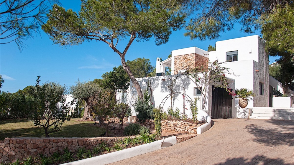 Stunning renovated ibiza finca with amazing sea views