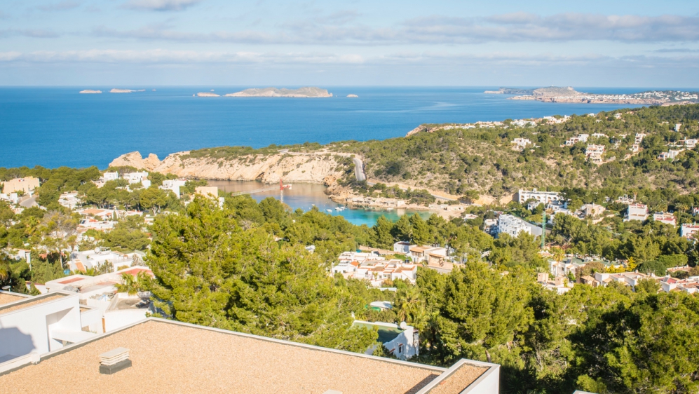 Schitterend nieuw gebouwd penthouse met panoramisch uitzicht over de baai van Cala Vadella