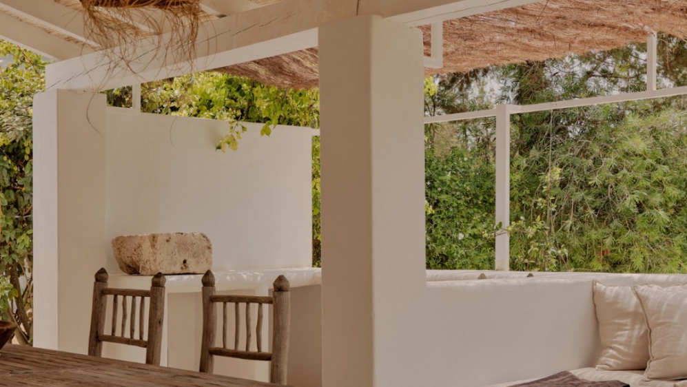 Fully renovated finca-style villa with separate guesthouse and stunning views