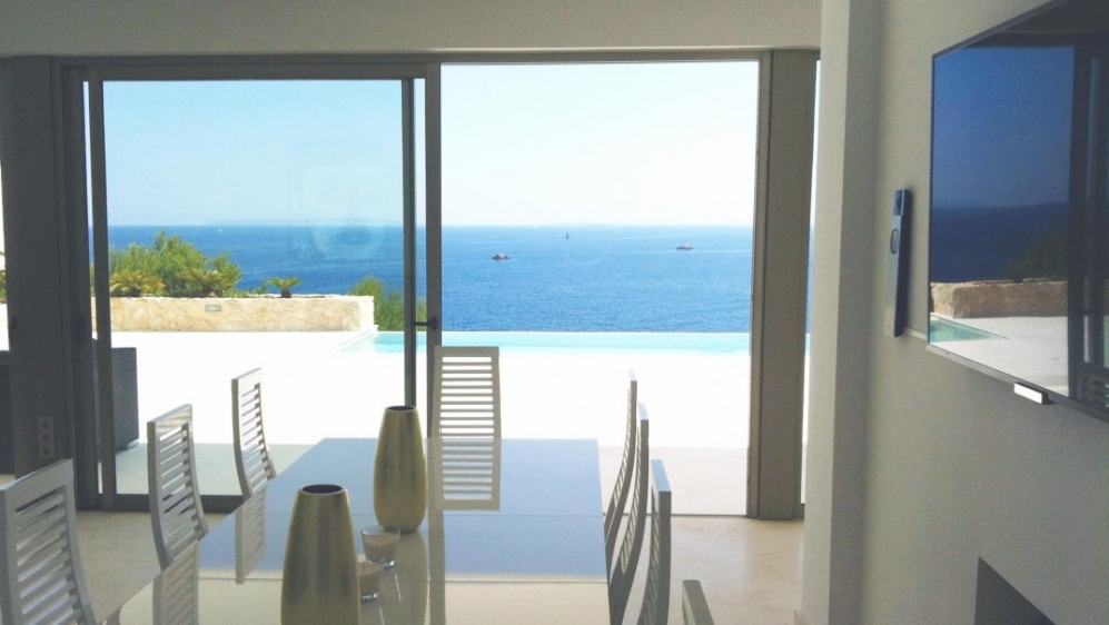 Schitterende design villa met prachtig zeezicht
