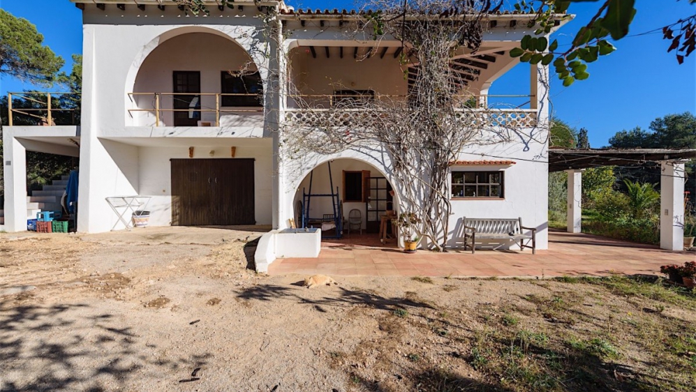 Beautiful authentic Ibiza finca with loads of potential