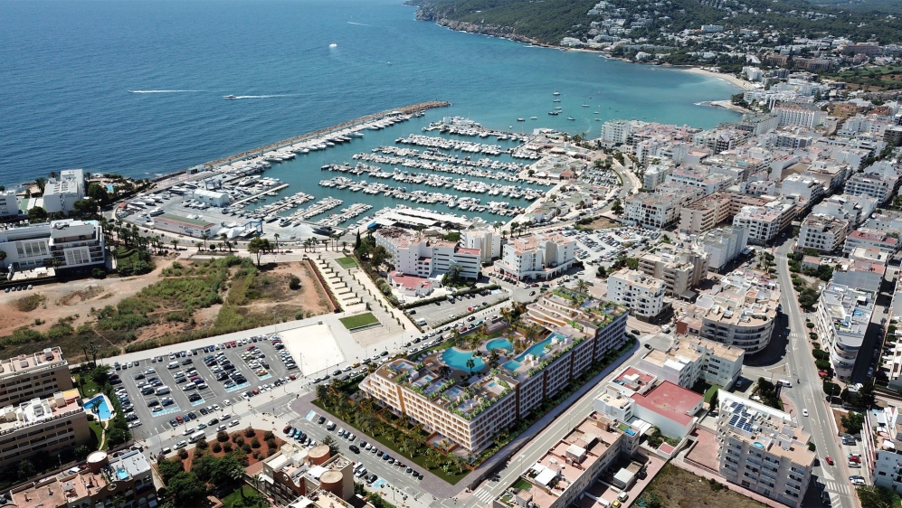 Stunning new build luxury 3 bed apartment overlooking the marina