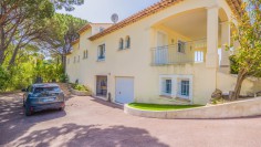 Prime investment opportunity: Stunning villa with expansive sea views in prime location in Sainte-Maxime