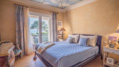 Lovely property offering amazing sea views at walking distance from the beach