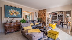 Lovely property offering amazing sea views at walking distance from the beach