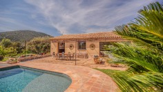 Fully renovated stylish Provencal villa full of charm in amazing location