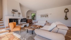 Karaktervolle villa op toplocatie met schitterend zeezicht en enorm potentieel - BUITENKANS!!!