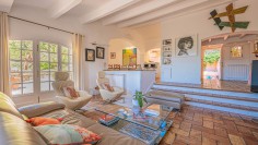 Characterful Provençal villa in coveted Semaphore, with sea views and endless potential