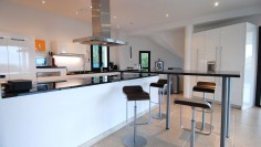 Exceptional modern villa with panoramic sea view 