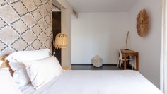 Stijlvol appartement met zeer groot terras en zeeicht in het hart van Talamanca
