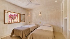 Fully renovated finca-style villa with separate guesthouse and stunning views