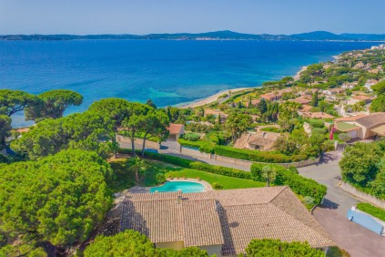 Prime investment opportunity: Stunning villa with expansive sea views in prime location in Sainte-Maxime