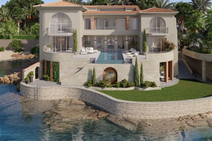 Investment opportunity: Unique waterfront property in need of total renovation