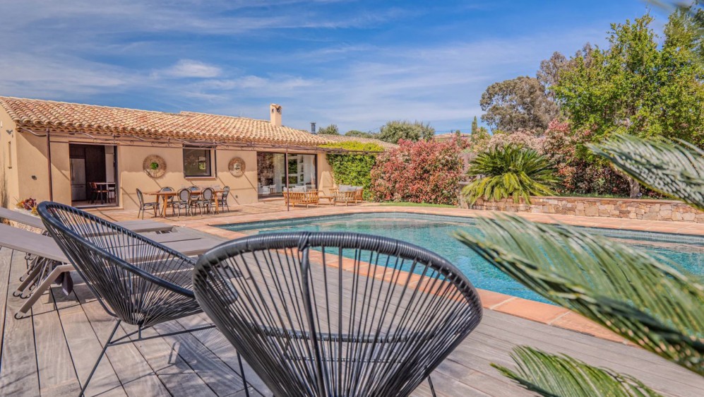 Fully renovated stylish Provencal villa full of charm in amazing location