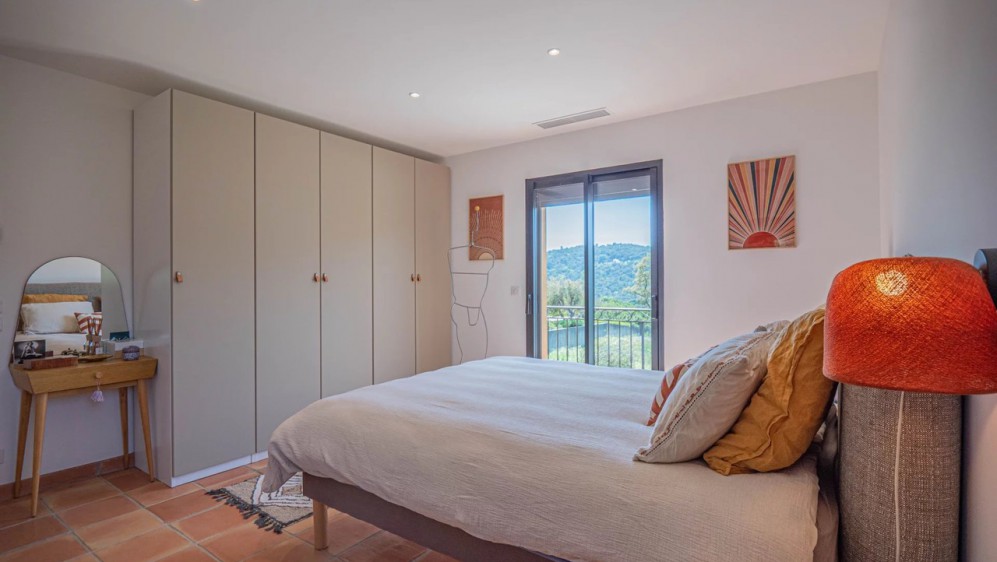 Fully renovated stylish Provencal villa full of charm in amazing location