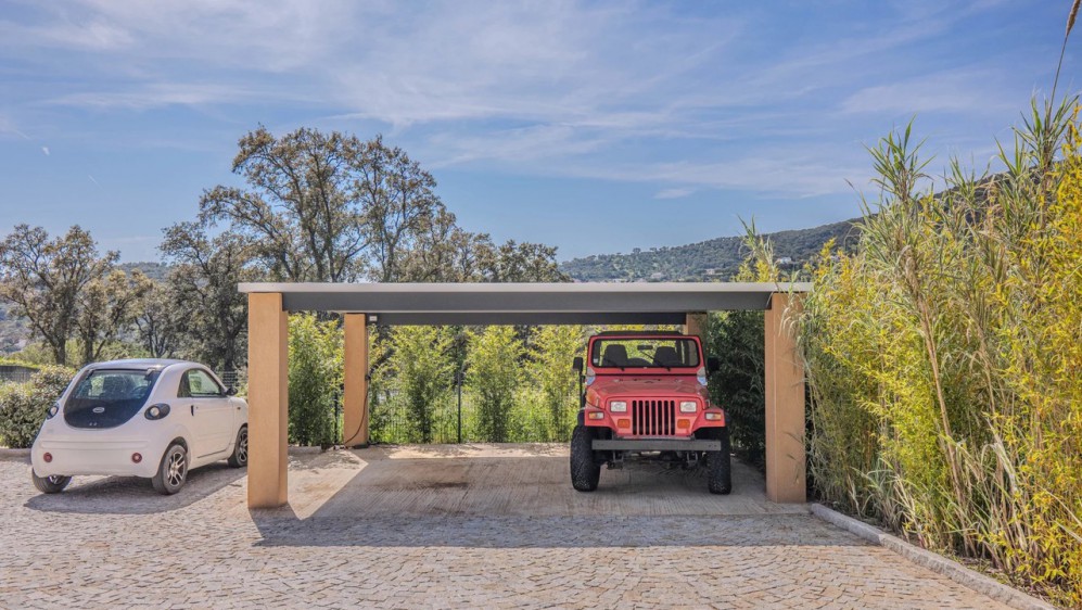 Fully renovated stylish Provencal villa full of charm in amazing location