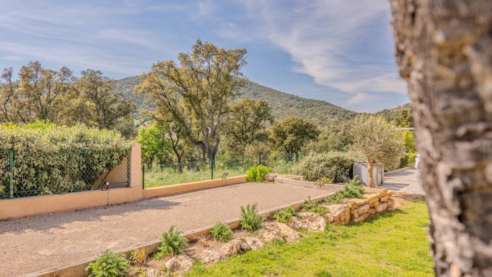 Fully renovated stylish Provencal villa full of charm in amazing location