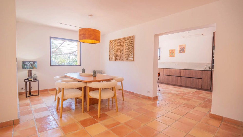 Fully renovated stylish Provencal villa full of charm in amazing location