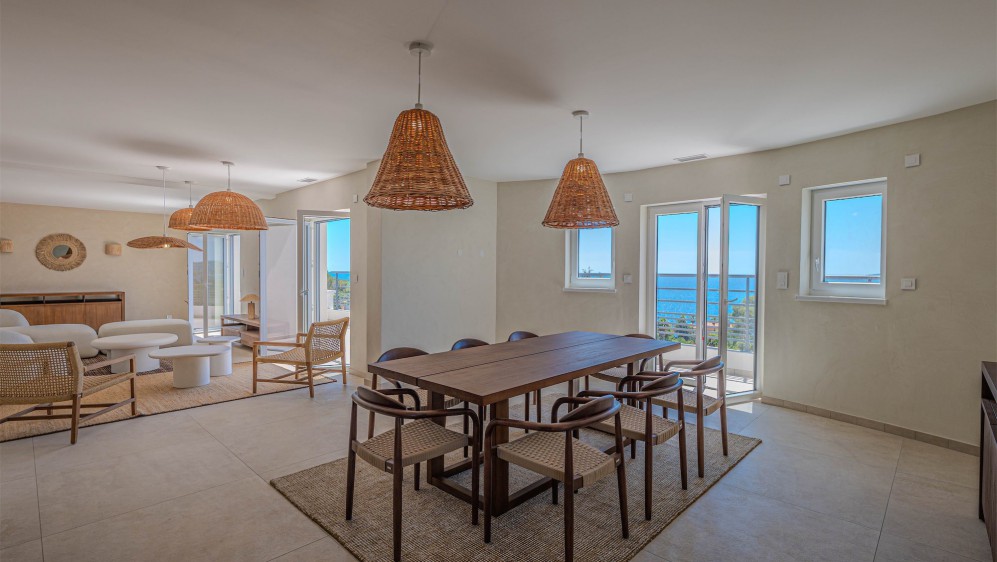 Stylish fully renovated modern villa with panoramic views over the Bay of Saint-Tropez