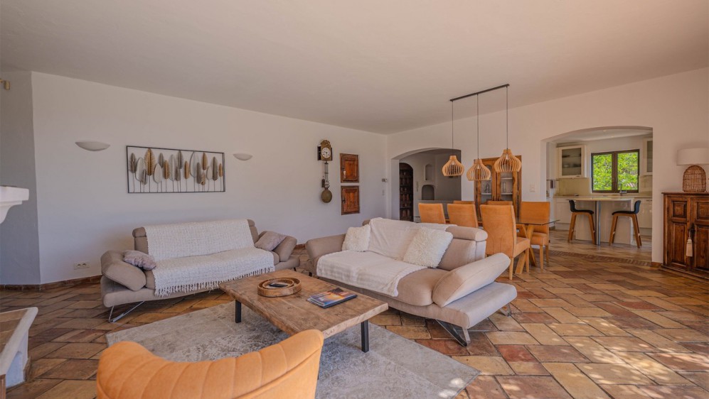Karaktervolle villa op toplocatie met schitterend zeezicht en enorm potentieel - BUITENKANS!!!