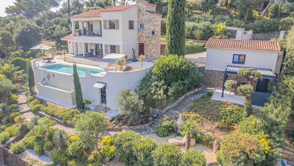 Exclusieve villa met het meest spectaculair uitzicht over zee en de stranden van La Nartelle