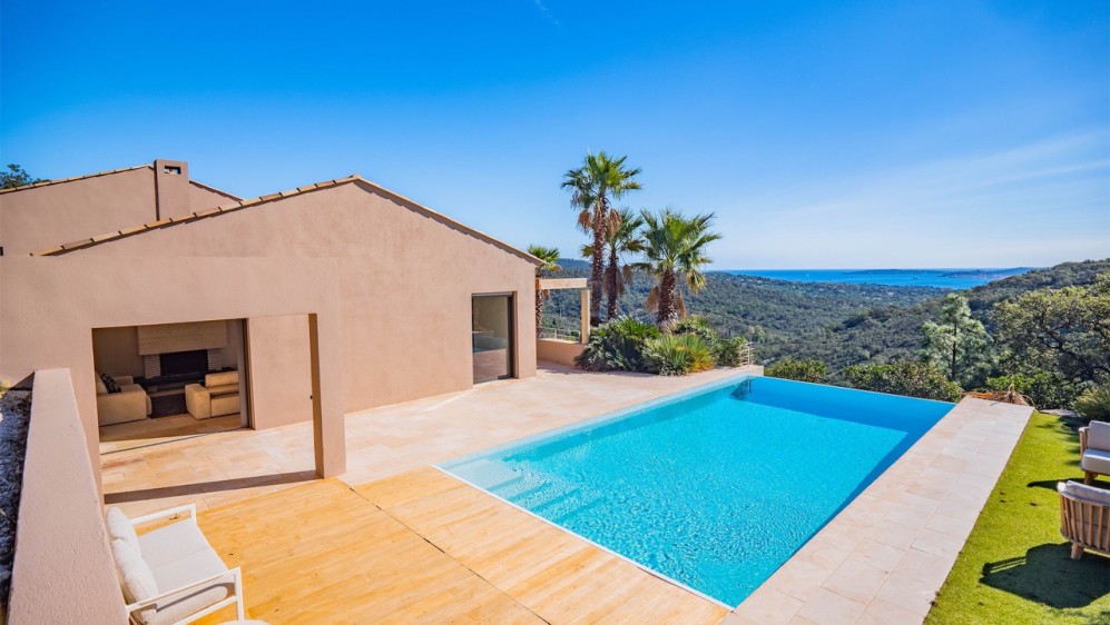 Stunning Modern Provençal Villa in Secure Estate with Breathtaking Sea Views