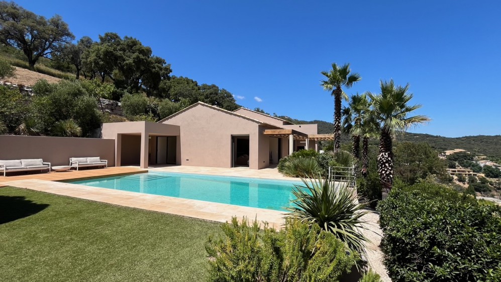 Stunning Modern Provençal Villa in Secure Estate with Breathtaking Sea Views