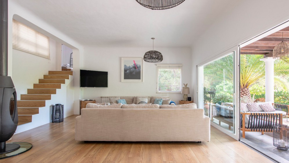 Charming Finca with Tourist Licence, Full Privacy and Strong Rental Potential Near Ibiza Town