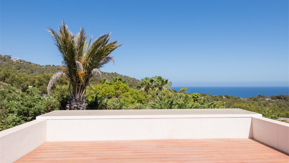 Stunning modern sea view villa with touristic rental license in Cap Martinet